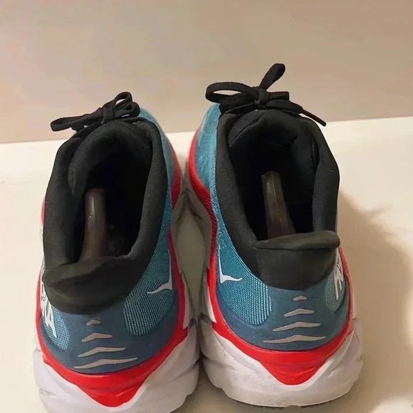 Clifton 8 Running shoes are soft and extremely comfy - Picture 4 of 14